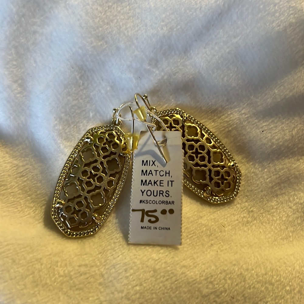 Gold filigree kendra Scott earrings